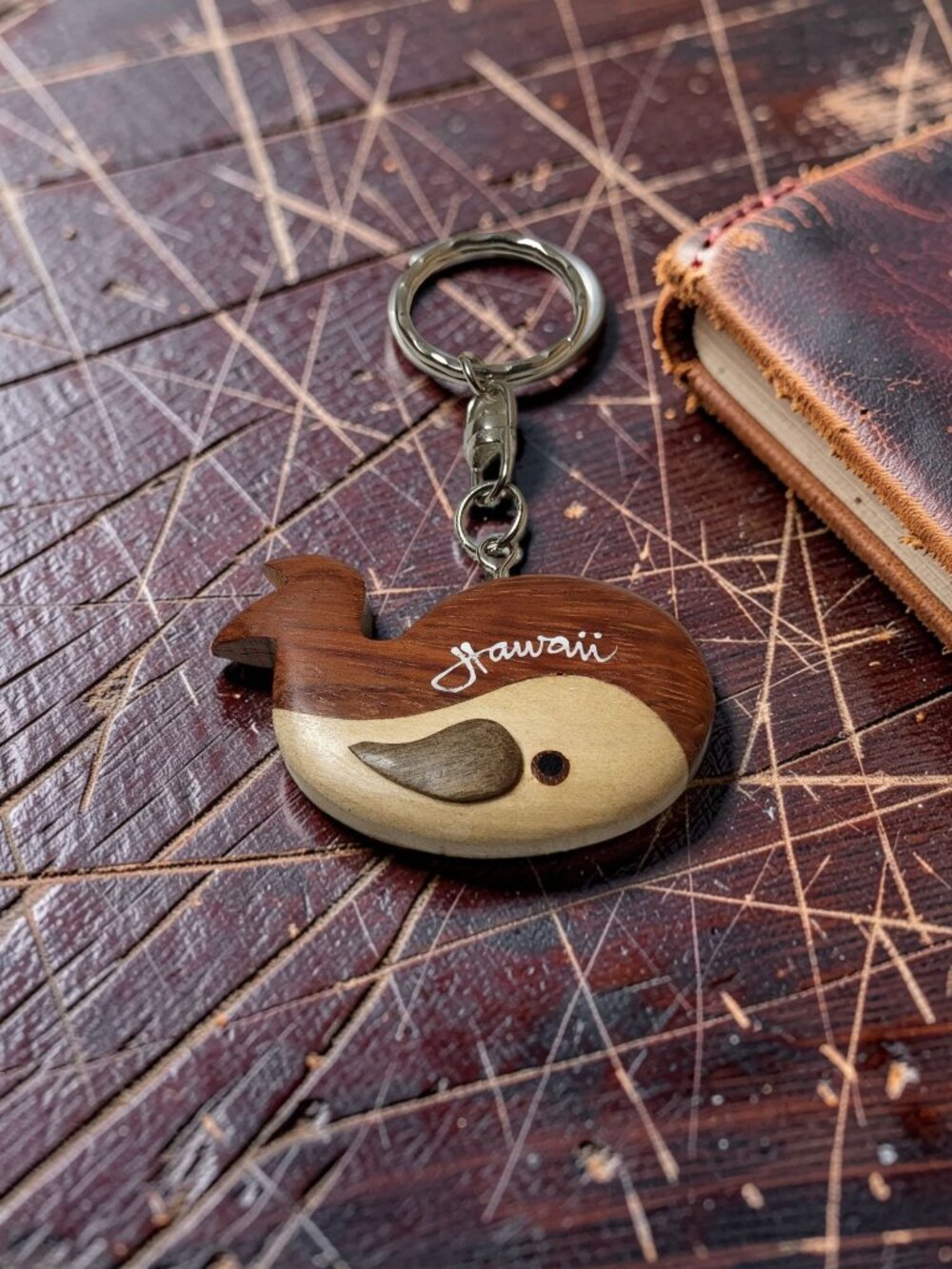 vintage silver tone wooden whale hawaii magnetic clasp key chain